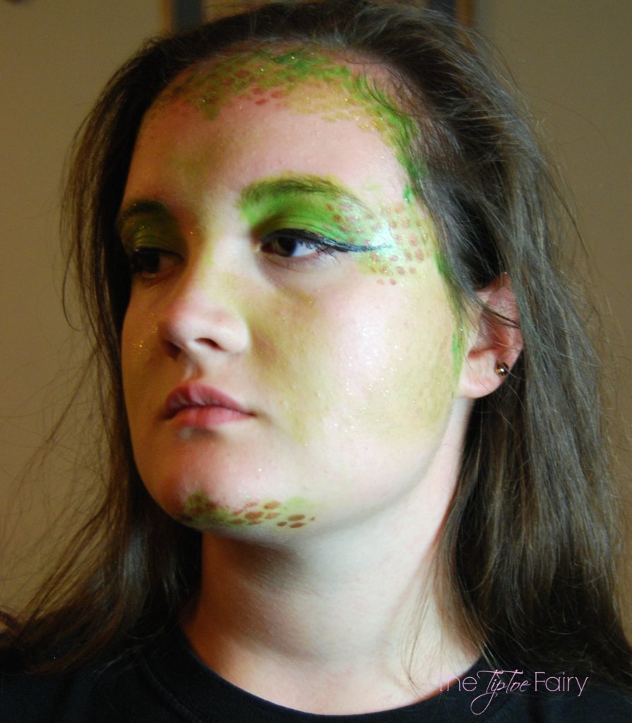 Reptile Scales Face Painting Stencil 