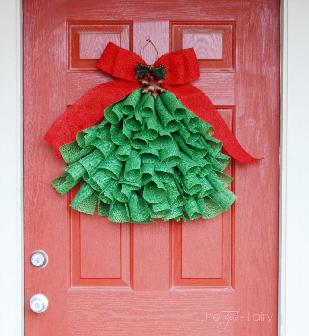 DIY Burlap Christmas Tree Wall Hanging | The TipToe Fairy