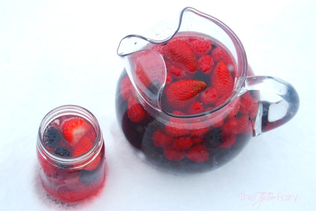Triple Berry Capri Sun-gria - A delicious sangria recipe full of berries | The TipToe Fairy