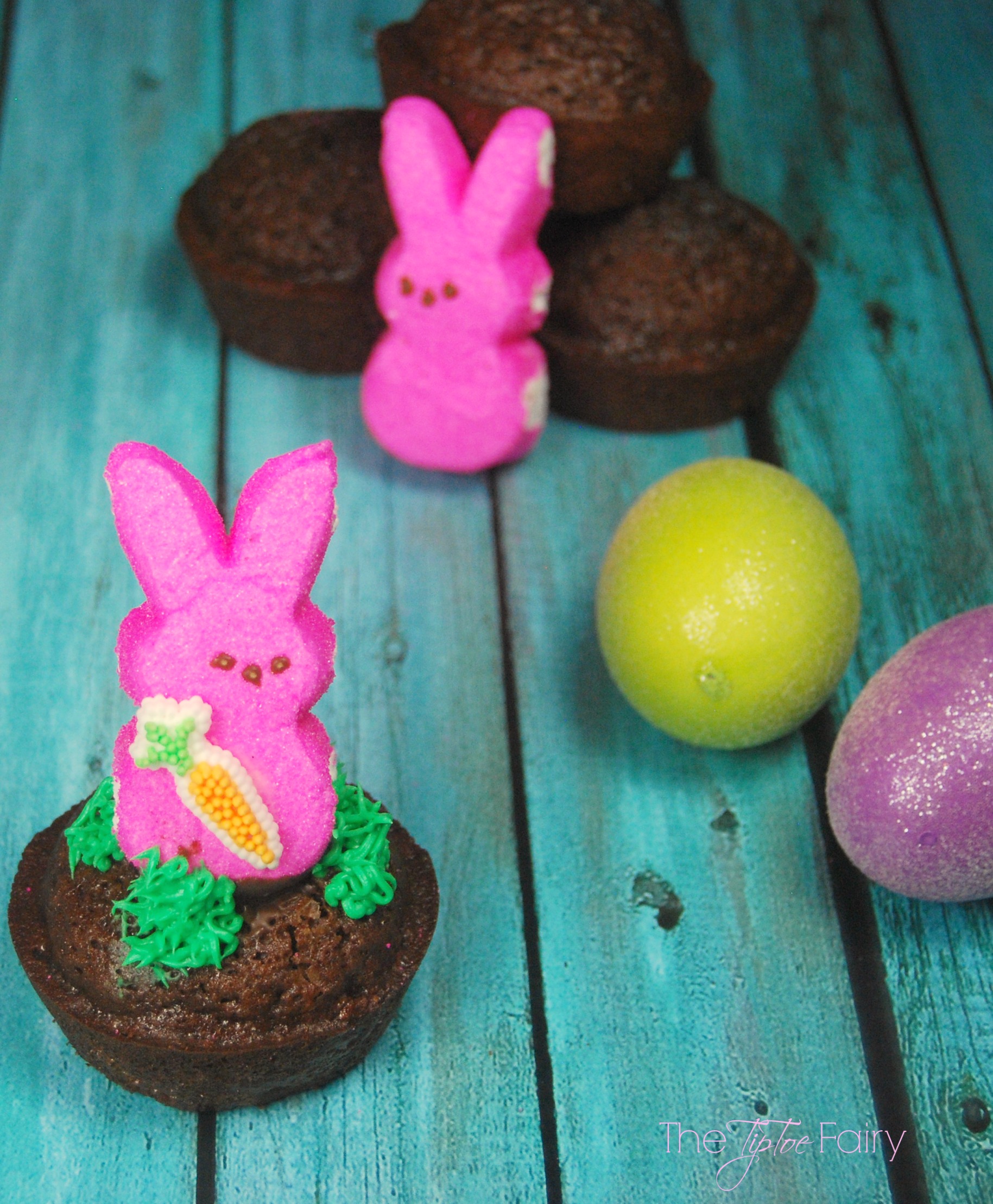 Easy PEEPS® Bunny Brownies - perfect for Easter. Come join us for The PEEPS® Blog Hop - full of recipes, crafts, and more! | The TipToe Fairy #PEEPSONALITY