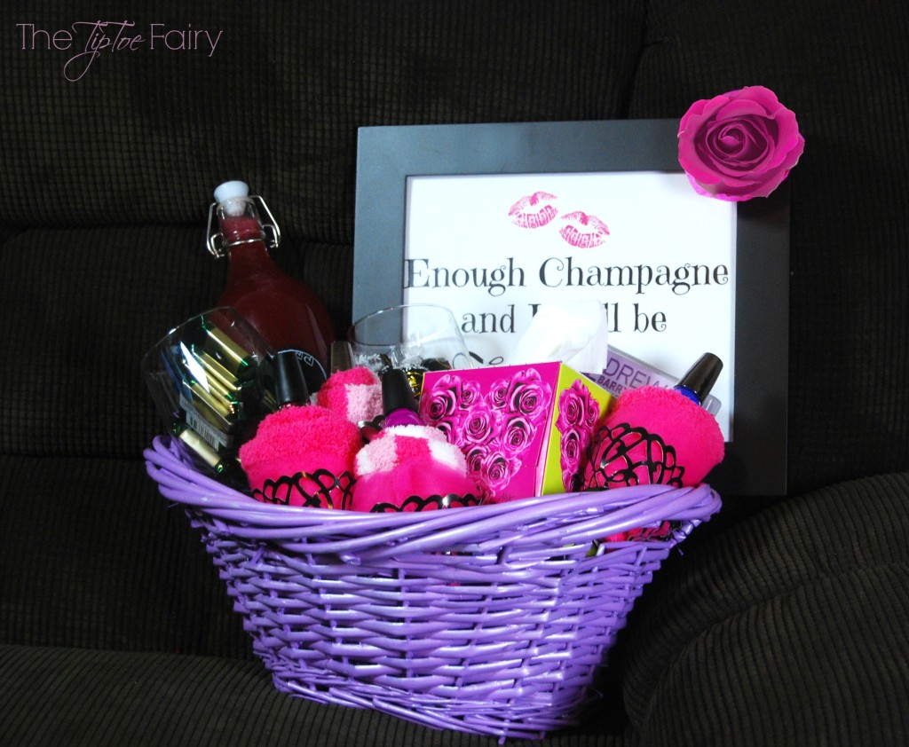 Girls Night In Gift Basket - perfect for hanging out with your best friends and watching movies! | The TipToe Fairy #KleenexStyle #ad