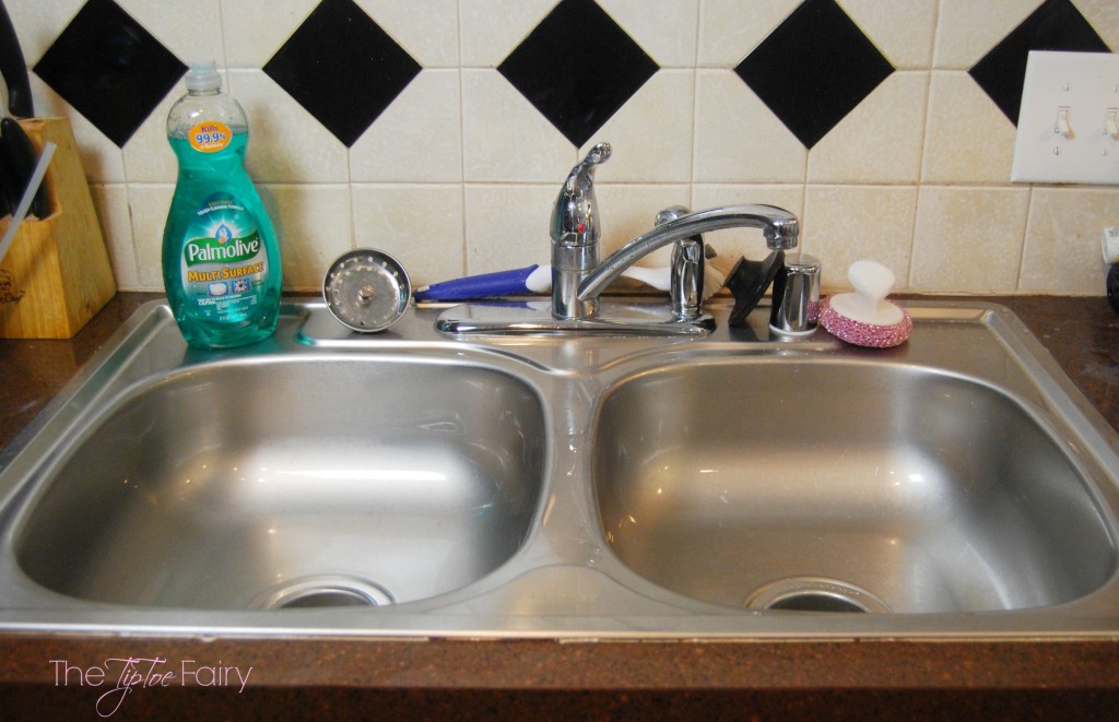 Clean Your Kitchen in 10 minutes with Quick Kitchen Cleaning Tips and a FREE PRINTABLE!! | The TipToe Fairy #PalmoliveMultiSurface #Ad