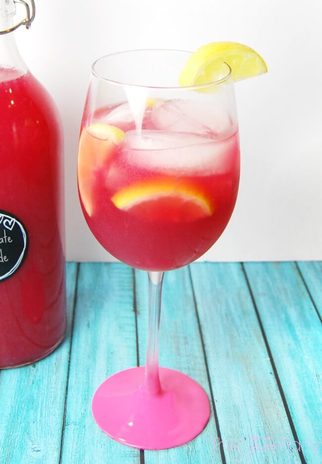Easy Peasy Pomegranate Lemonade - a delicious drink made with pomegranate juice and frozen lemonade! This beverage takes just minutes! | The TipToe Fairy