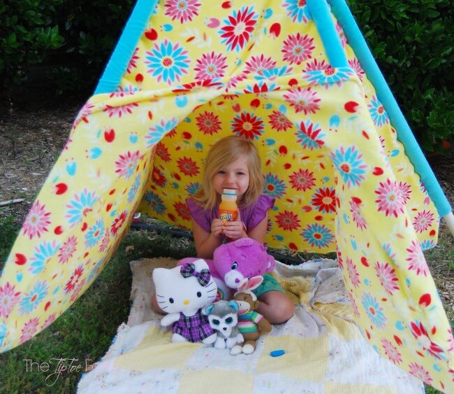 Have Fun in the Sun and make your own Play Tent for your kids - easy tutorial with no pattern! | The TipToe Fairy #ad #WhereFunBegins
