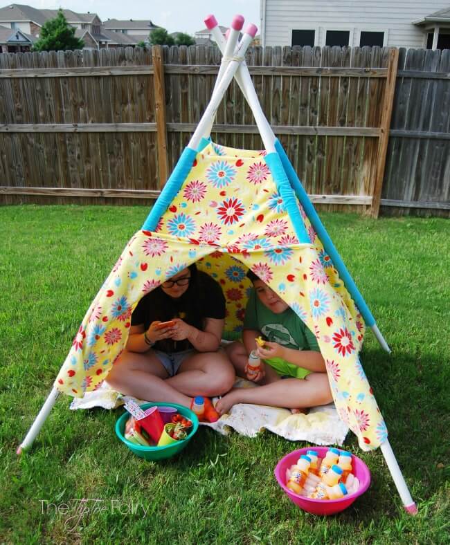 Have Fun in the Sun and make your own Play Tent for your kids - easy tutorial with no pattern! | The TipToe Fairy #ad #WhereFunBegin