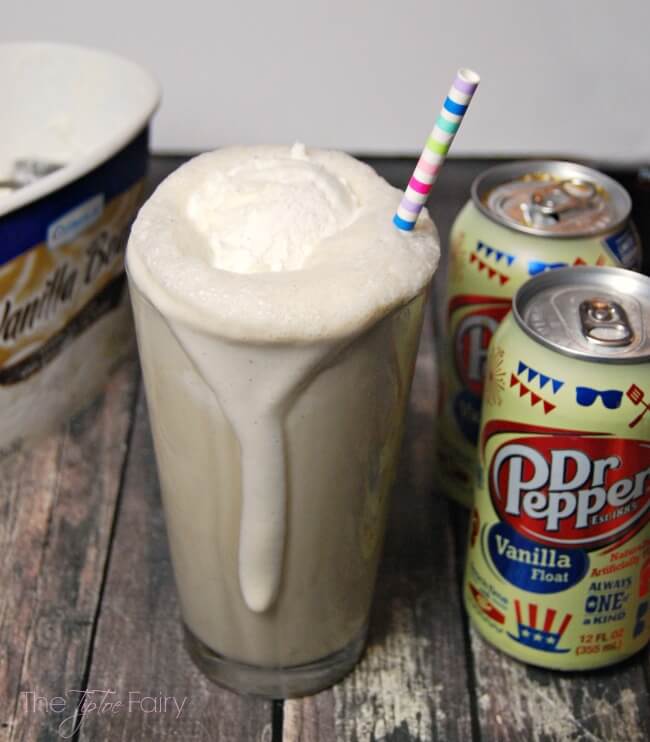 Dr Pepper Vanilla Float® Blended Floats drink - a frozen treat to bring back the nostalgia of summer! | The TipToe Fairy 