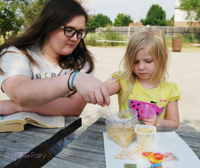 Have a Snack Pack® Picnic with Mix-ins with your kids! #ad #SpoonfulOfFun | The TipToe Fairy