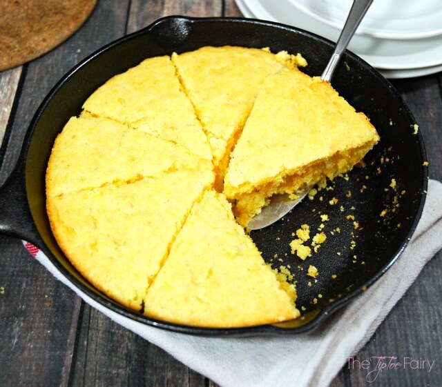 Easy Cheesy Cornbread recipe perfect for your @Campbells soup! #ad | The TipToe Fairy