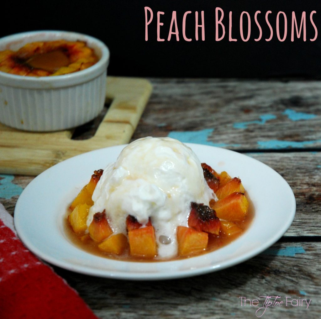 Peach Blossoms - an easy dessert that tastes amazing! Perfect for weeknights! | The TipToe Fairy