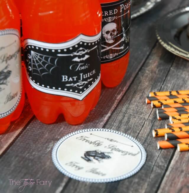 Halloween Drink Potions and Spooky Treats - make pumpkin OREO treats and drinking potion labels #ad #SpookyCreations | The TipToe Fairy