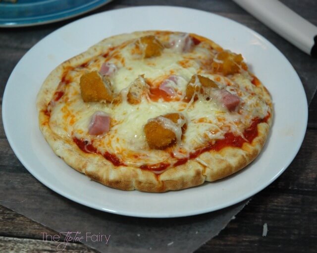 Chicken Nugget Pizza - an easy meal your kids will love! #ad | The TipToe Fairy