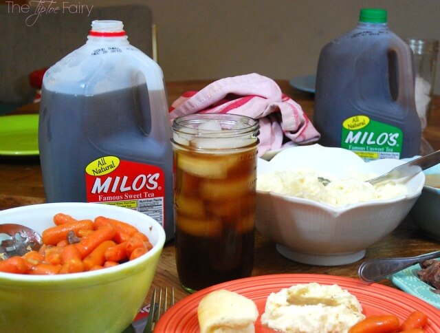 Milo's Famous Sweet Tea is the perfect drink for #holiday parties! #ad #DrinkMilos | The TipToe Fairy