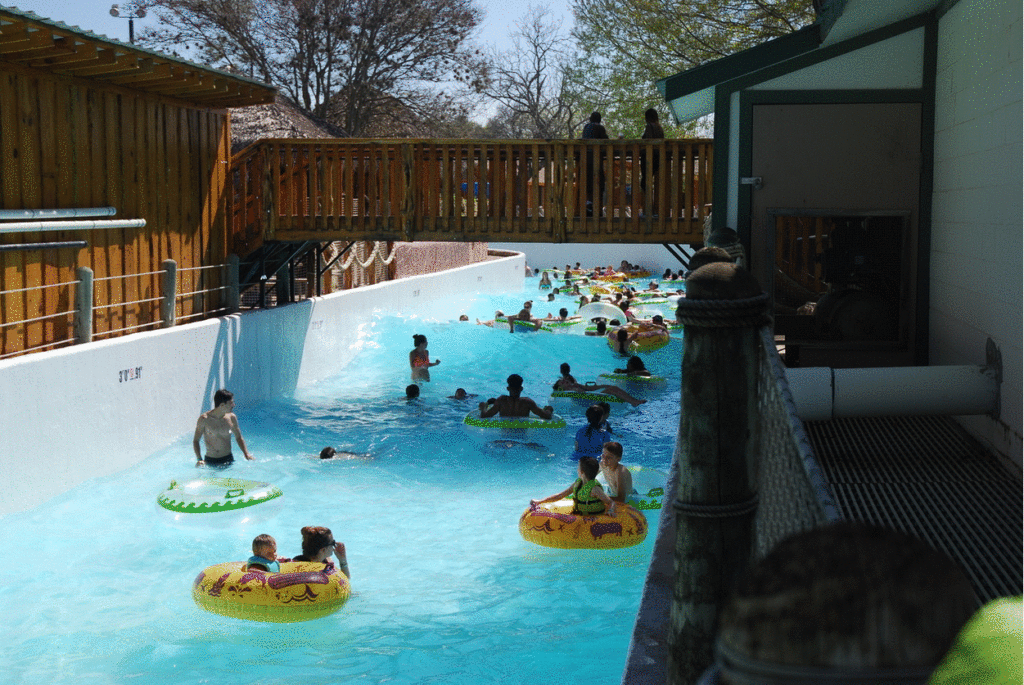 Have a family getaway at @Schlitterbahn Waterpark & Resort @ New Braunfels #Bahnlove #ad 