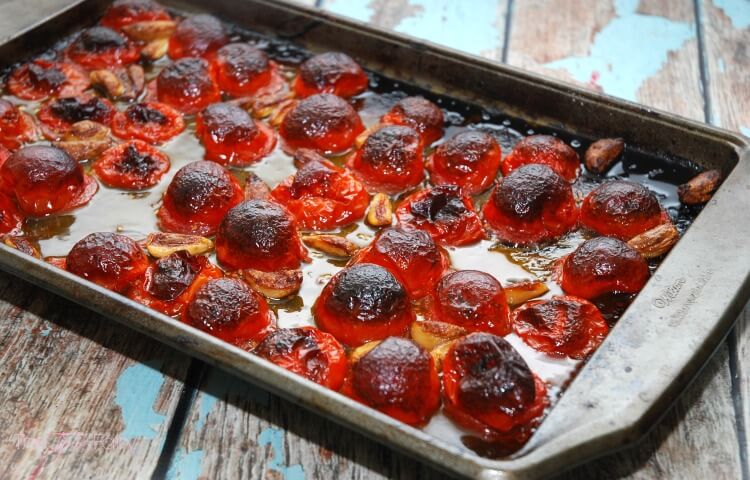 #SundaySupper - Make Your Own Roasted Garlic Tomato Sauce! #food #foodie #yum