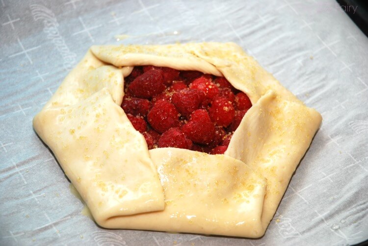 Make this easy Raspberry & Marmalade Cream Galette! #AD #food #foodie #dessert