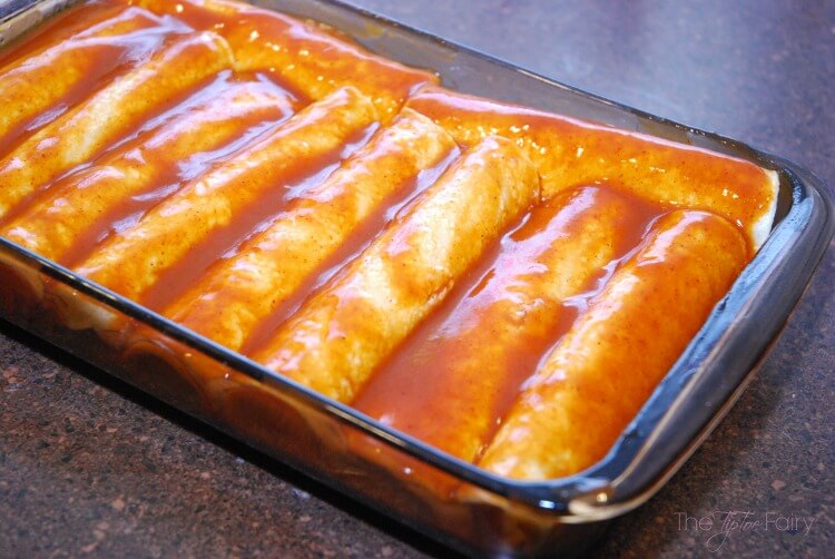 Mom's Cheese & Onion Enchiladas are a favorite for #SundaySupper! #food #foodie