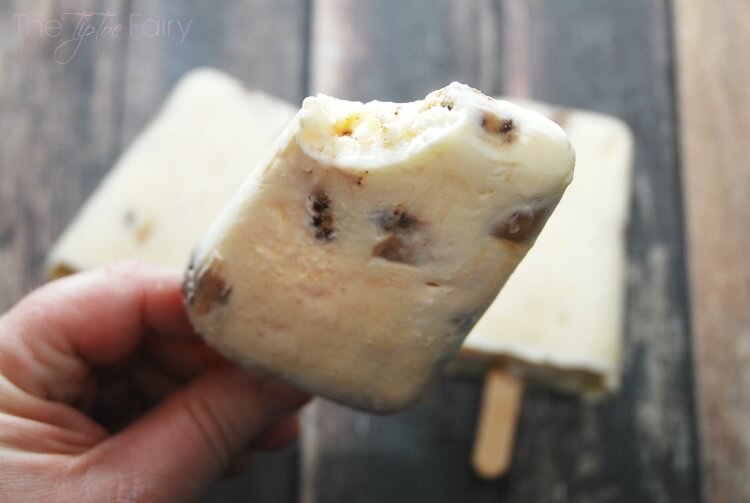 #SnackandRally w/this easy Chocolate Chip Cookie Dough Yogurt Pudding Pop #recipe! #ad 