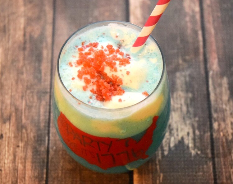 4th of July Fireworks Ice Cream Floats #drinks perfect for #kids! 