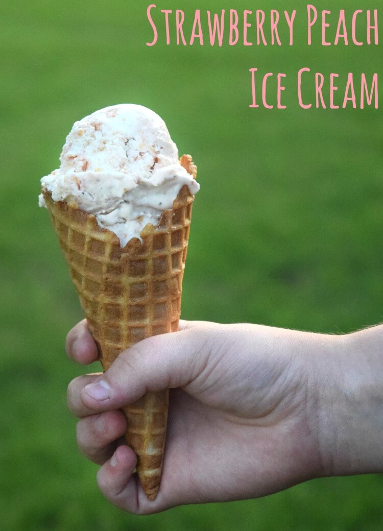 Homemade Strawberry Peach Ice Cream - no churn - perfect #summer treat! #dessert #food