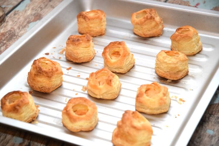 Make these easy peasy Chocolate Cheesecake Puffs #ad #WipsterpieceSweepstakes #food #yum