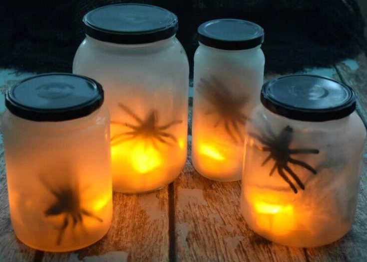 Halloween DIY: Flickering Spider Lights