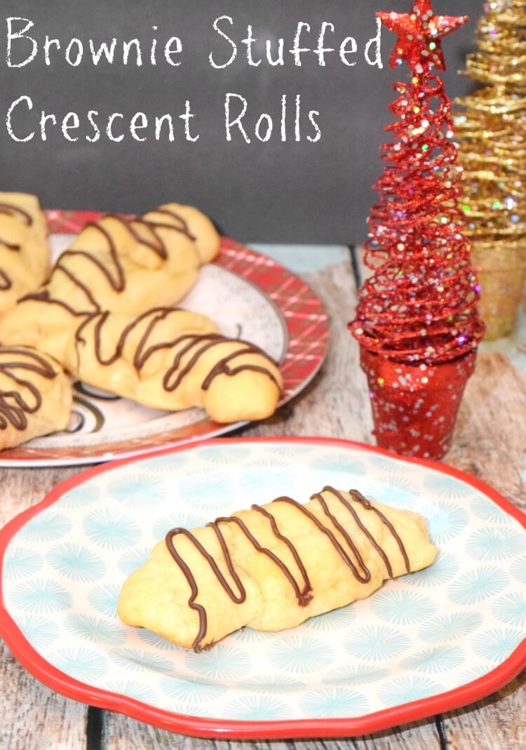 See our #HolidayTraditions & make Stuffed Brownie Crescent Rolls! #ad @generalmills
