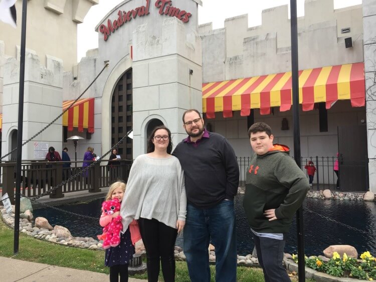 Check out our time at @MedievalTimes & enter to win a ticket 4-pack! #ad @usfg #mtfan