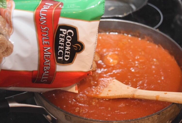 Cheesy Meatball Ravioli Lasagna - super easy & perfect for Nat'l Meatball Day! #ad #MeatballPerfection