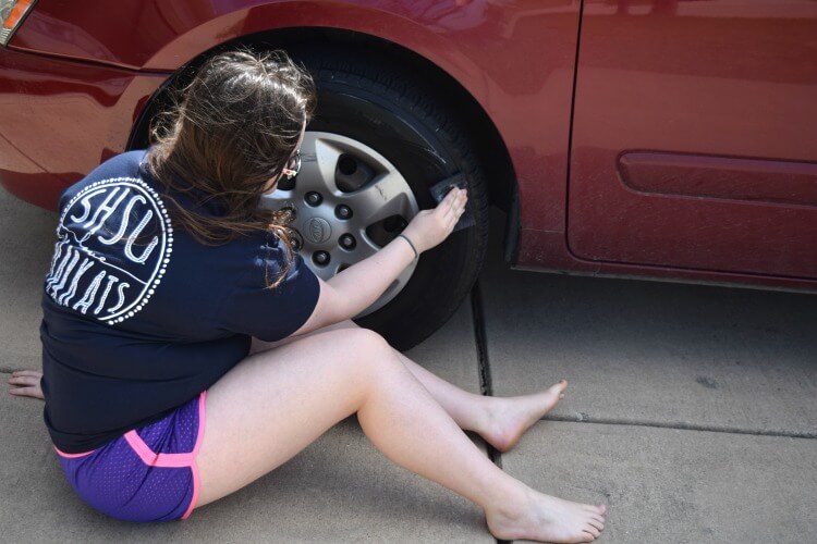 Get the kids to help w/the car wash! #ad #pmedia #LessTimeMoreShine @Armor_All @Walmart
