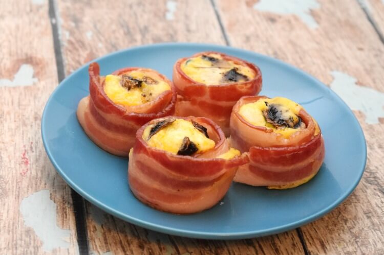 Give Dad a delicious Father's Day breakfast in bed w/ Bacon Omelet Cups #ad