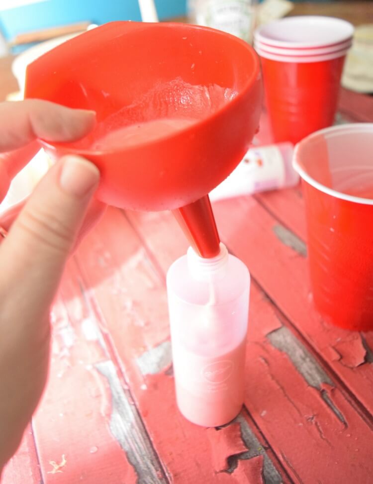 Science & Fun Outdoor Play - #DIY Sidewalk Fizzy Foam Paint w/ easy clean up! #craft 