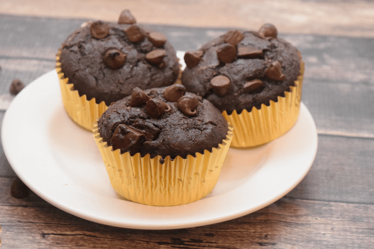 AD Chocolate Peanut Butter Stuffed Muffins w @indelight REESE'S Peanut Cup! #DelightfulMoments @Walmart