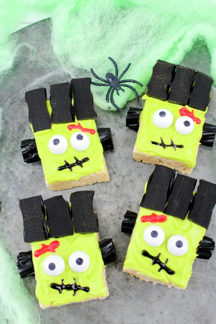 See how to make Frankenstein Monster Rice Krispies Treats! #Easy & perfect for #Halloween class parties! 