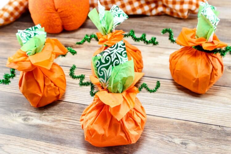 Last Minute Pumpkin Goodie Bags - perfect for the #Halloween class party! 