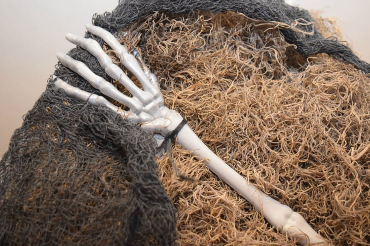 DIY Skeleton Treat Bowl & Self Serve Trick or Treat Station! #SnackItAndPackIt #SeasonalSolutions AD @KelloggsUS