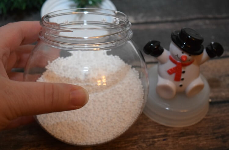 Make a Christmas Snow Globe Wreath with @DollarTree supplies & it lights up! #ad #DollarTree