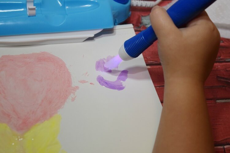 Crayola Color Wonder Magic Light Brush