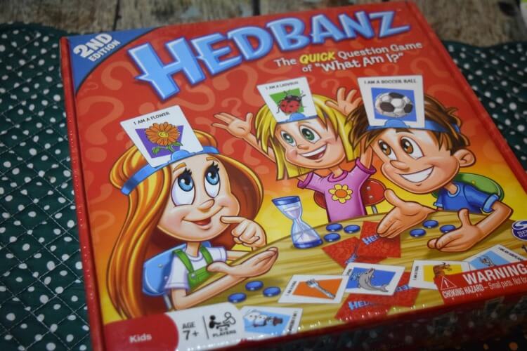 Looking for a game to give for a gift this holiday season? Check out Hedbanz and more! #ad 