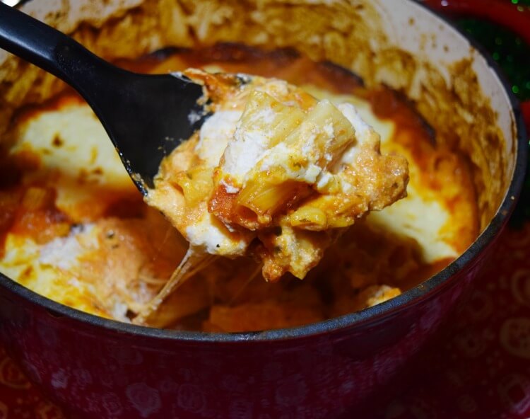 One Pot Cheesy Chicken Rigatoni for a perfect #holidaypairing! #ad @BarillaUS @GalbaniCheese @Walmart 