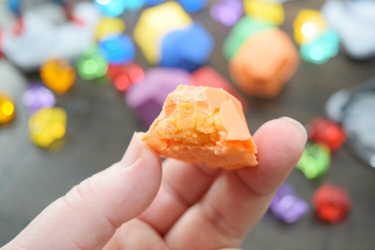 See the inside of edible Infinity Stones to celebrate AVENGERS: Infinity War! 
