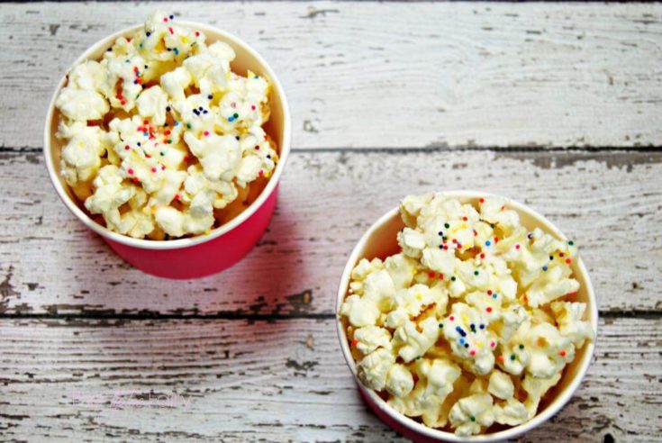#PerfectPop Polka Dot Popcorn with Pop Secret