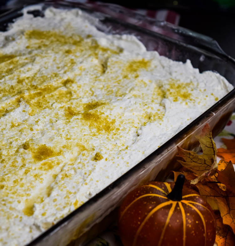 how to make a pumpkin spice poke cake with dulce de leche