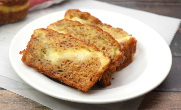 Cheesecake Banana Bread | The TipToe Fairy