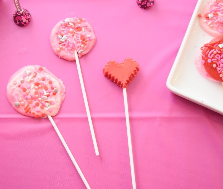 Easy Candy Melt Lollipops