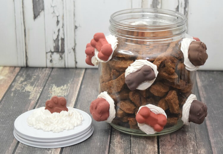 The finished look of the decoden-inspired DIY Dog Treat Jar. 