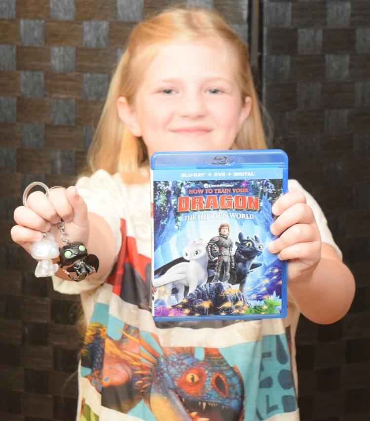 How to Train Your Dragon 3 - what comes in the exclusive Walmart DVD set