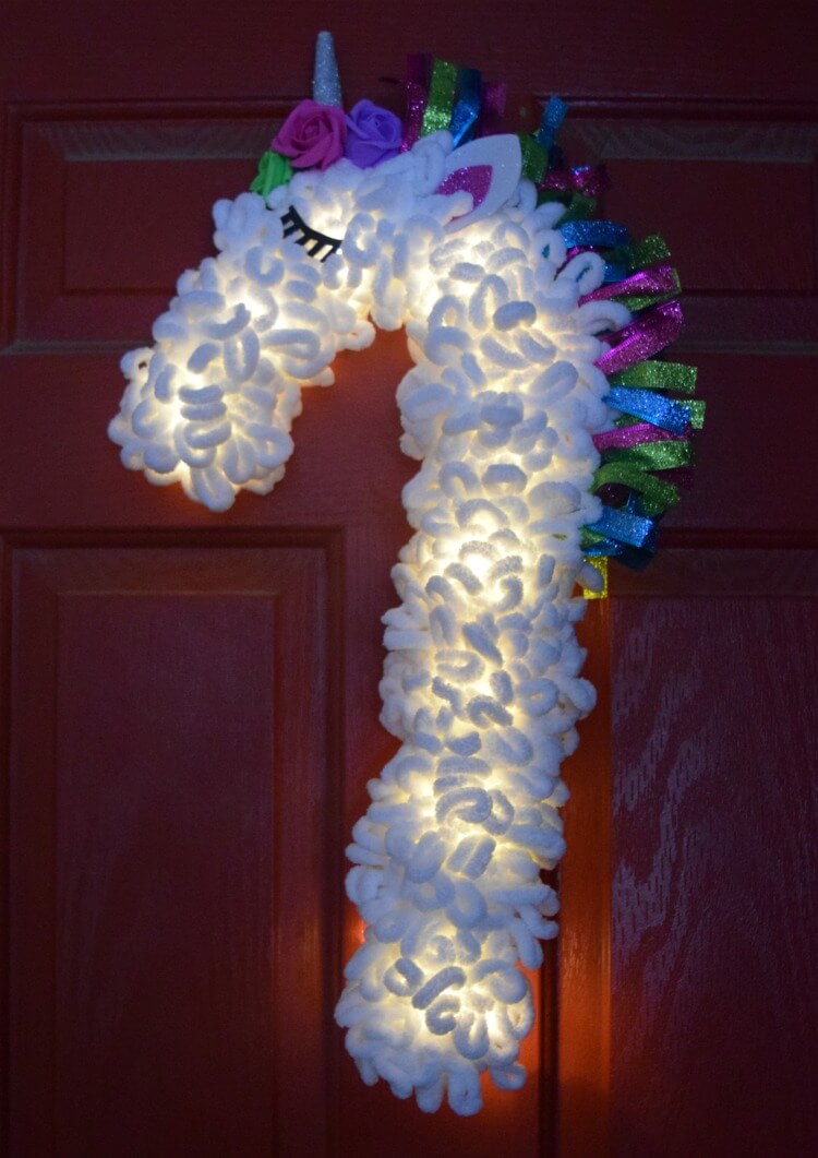 Here is the light up version of the Loopy Yarn Unicorn Wreath