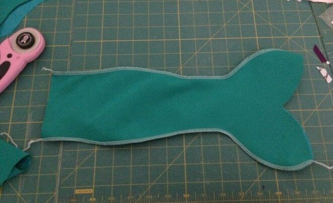 Sew the tail of the American Girl Mermaid Outfit