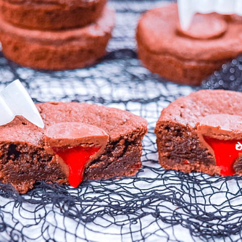 How to Make Vampire Kiss Cookies for Halloween | The TipToe Fairy