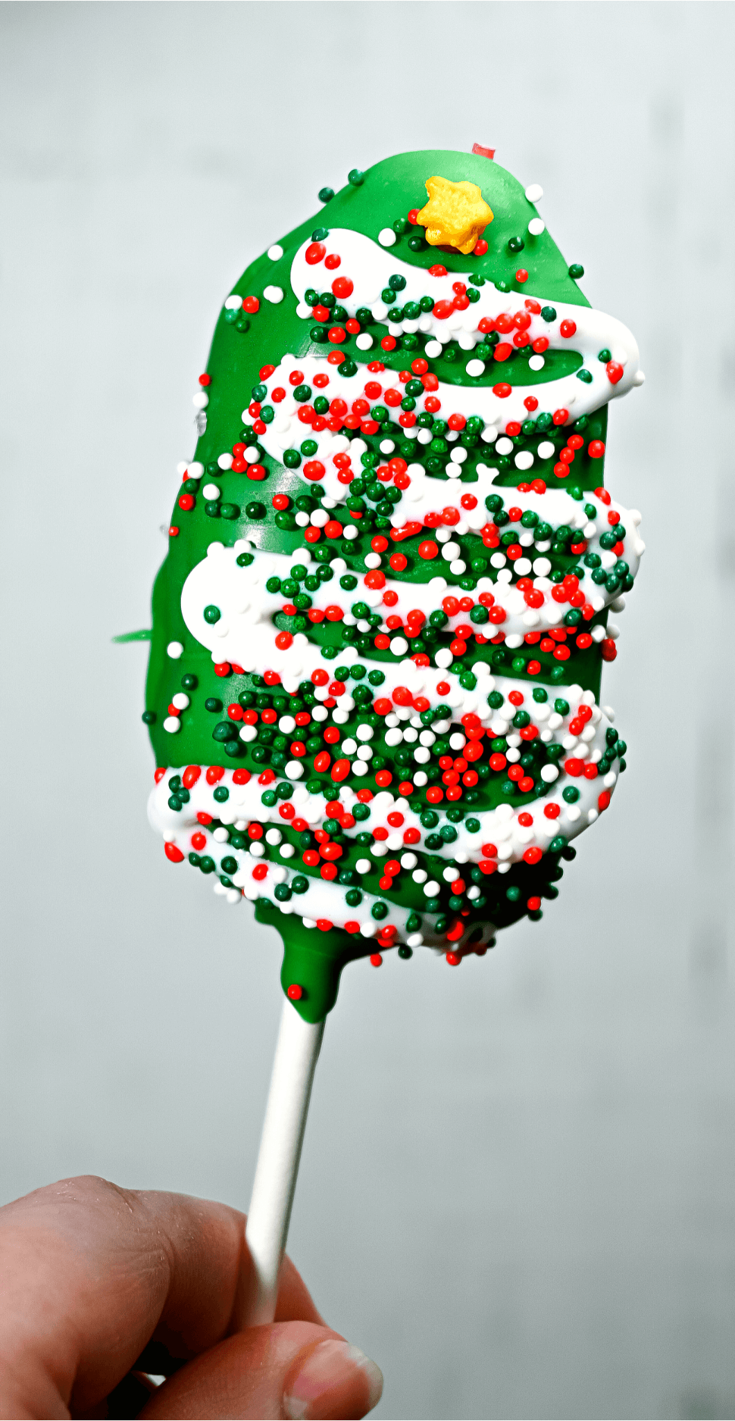 How to make Reese's Peanut Butter Christmas Tree Pops | The TipToe Fairy
